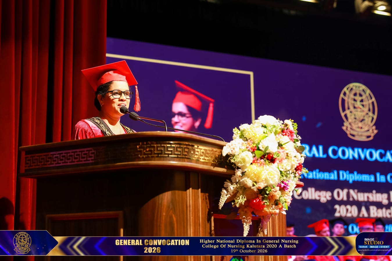 Dr. Pathiranage addressing the graduands